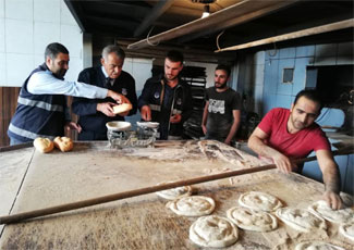 Başkale'de fırınlara zam denetimi yapıldı