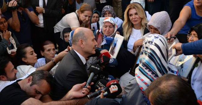 Soylu Diyarbakır HDP İl Binası'ndaki eyleme gitti