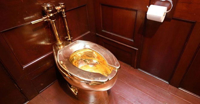 5 milyon dolarlık altın klozeti saraydan çaldılar