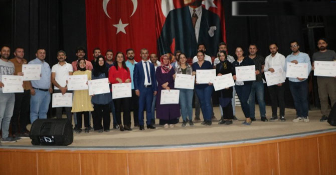 Yüksekova Sosyal Hizmet Merkezi'nde sertifika töreni