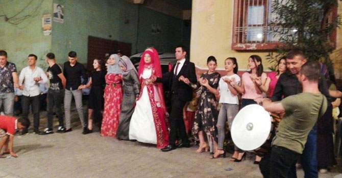 Damadını kına gecesinde öldürdü!