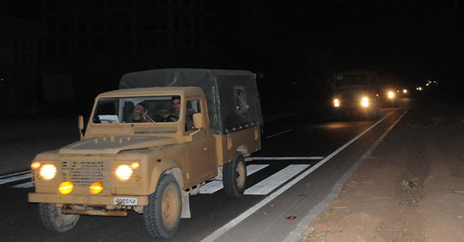 Suriye sınırına zırhlı araç sevkiyatı 