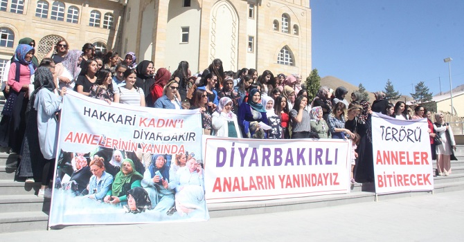 Hakkarili kadınlardan Diyarbakır'daki annelere destek