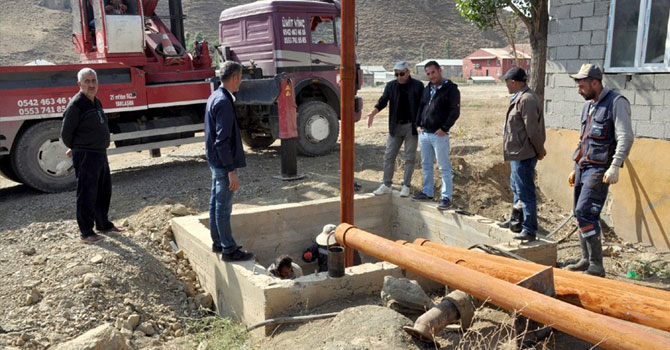 Yüksekova'da arızalanan 11 Nolu sondaj onarılıyor