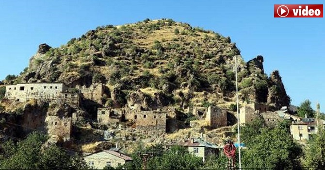 Çukurca'da 400 yıllık taş evler, butik otele dönüştürülüyor