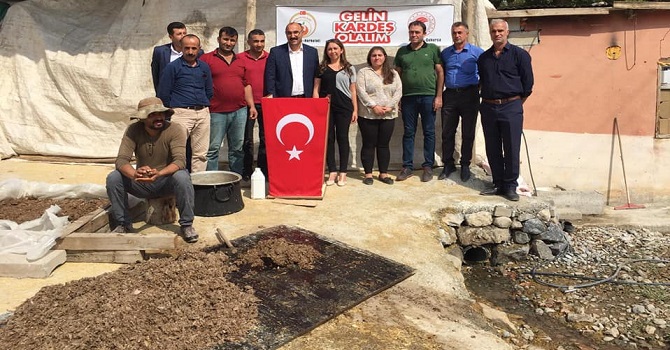 Çukurca'da, poşette askı sistemiyle ilk istiridye mantarı ekimi