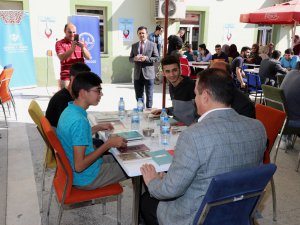 Hakkari'de kitap oluma etkinliği