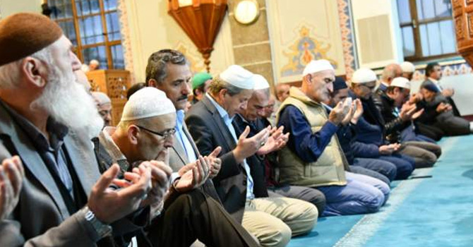 Türkiye genelinde camilerde Fetih Suresi okundu