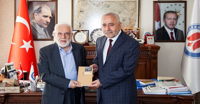 Rektör Pakiş ve Prof. Dr. Sırma ile söyleşi