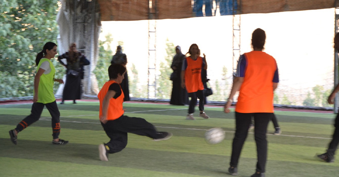 HDP kadın meclisi halı saha maçı yaptı