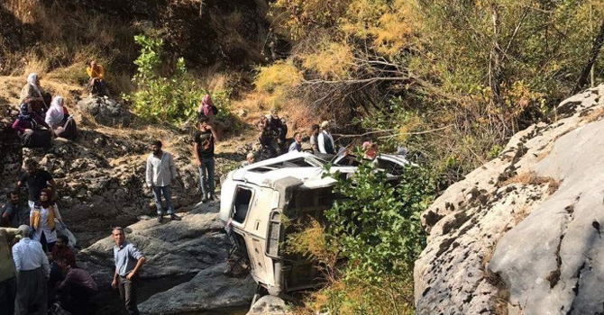 Kulp'ta kaza: 2 ölü 5 yaralı