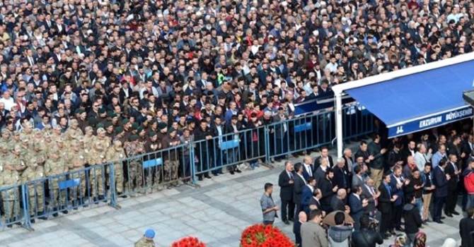 Şehit cenazesinde uygulanan protokol dikkat çekti