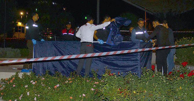 Polis memuru önce tartıştığı kişiyi sonra kendini vurdu