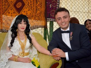 Selçuk ve Taş Ailesinin Mutlu Günü