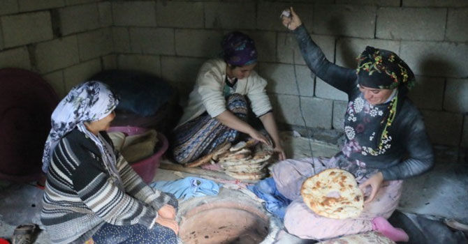 Hakkari'de kadınların kış hazırlıkları başladı