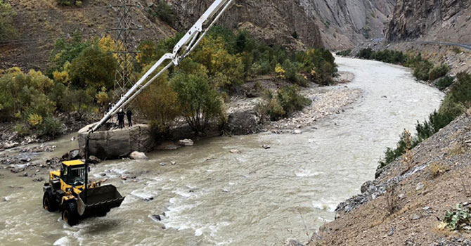 VEDAŞ ekiplerinden Zap Vadisi’nde zorlu çalışma