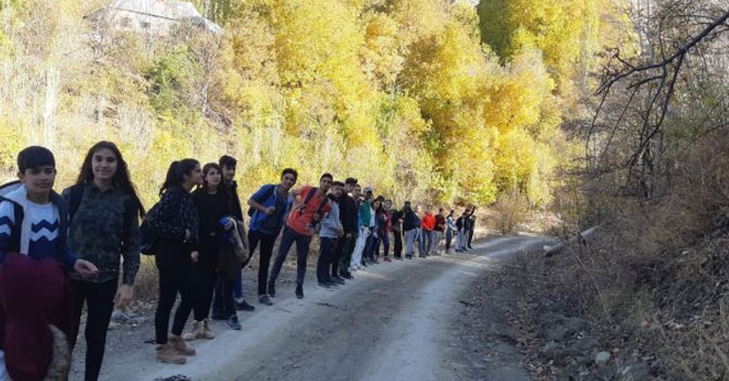 İran sınırında doğa yürüyüşü