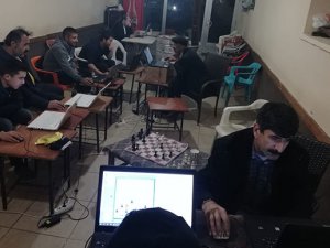 Van'ın Bahçesaray ilçesindeki online satranç turnuvasına büyük ilgi