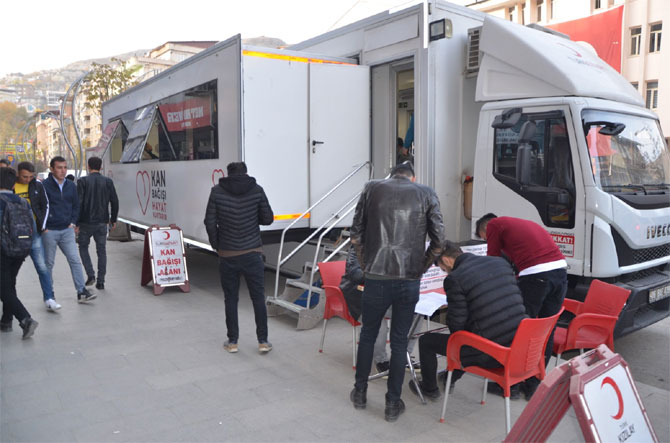 Hakkari'de kan bağış kampanyası başlatıldı