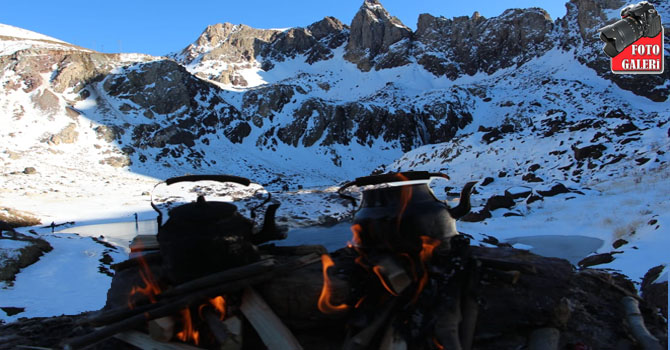 Hakkari'de ilk defa Cilo Sat Gölleri kar ile görüntülendi