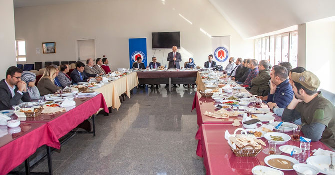 Rektör Pakiş Hakkari basını ile buluştu!