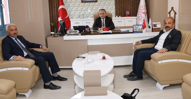 Muhtarlar Derneği Başkanı Aksaç'tan müdür Kara'ya ziyaret