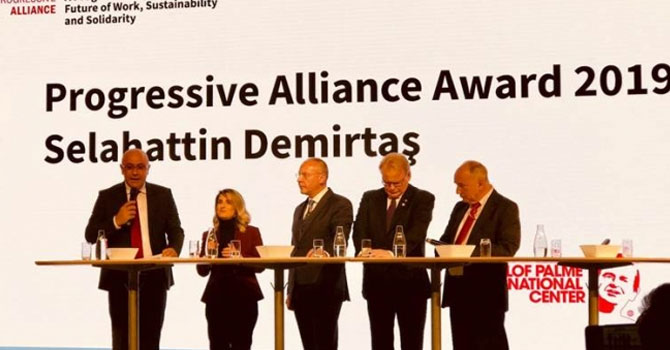 Demirtaş’a ‘Siyasi Cesaret Ödülü’ verildi