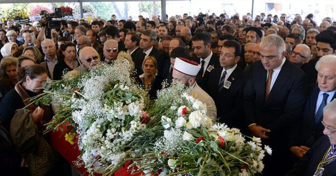 Yıldız Kenter son yolcuğuna uğurlandı