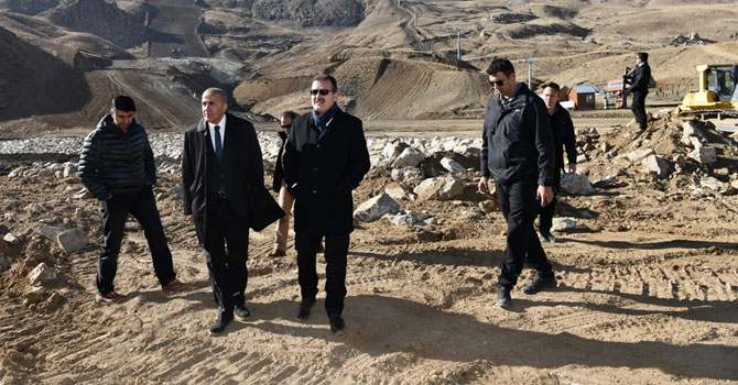 Vali Akbıyık, kayak merkezini inceledi