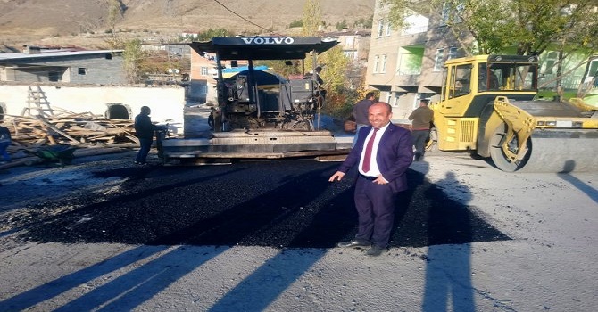 Başkan Aksaç'tan belediyeye asfalt teşekkürü