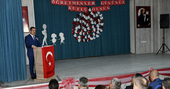 Hakkari'de 24 Kasım Öğretmenler günü kutlamaları!