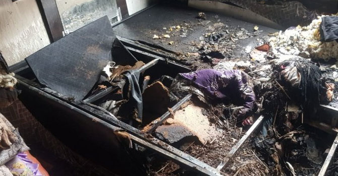 Şemdinli'de çıkan yangında bir aile evsiz kaldı