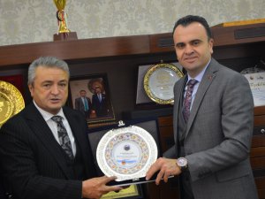 HATSO’dan DAKA Genel Sekreteri Güray’a plaket!