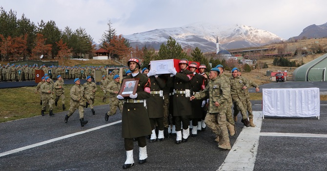 Hakkari'de Şehit asker için tören düzenlendi