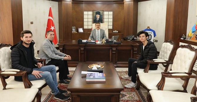 Drone tasarlayan Tüner'den Vali Akbıyık'a ziyaret