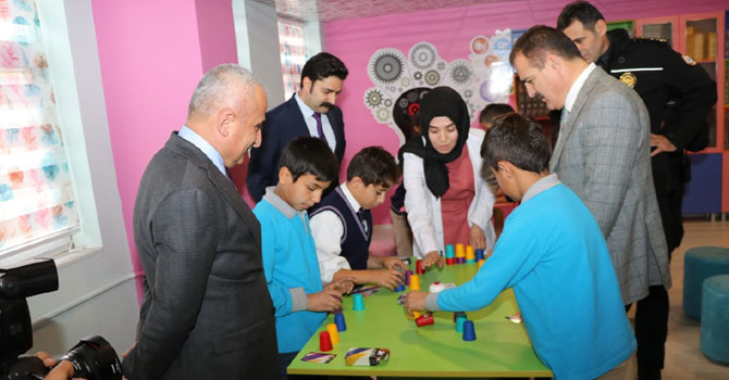 Hakkari'de 72 Bilişim ve Üretim Atölyesi açıldı