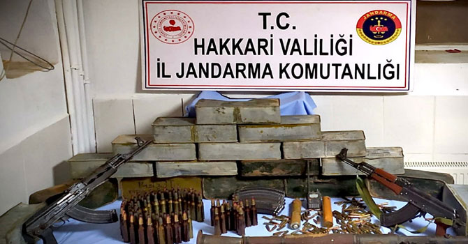 Derecik'te silah ve mühimmat ele geçirildi