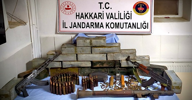 Hakkari'de Silah ve mühimmat ele geçirildi