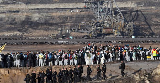 Kömür karşıtları maden bastı