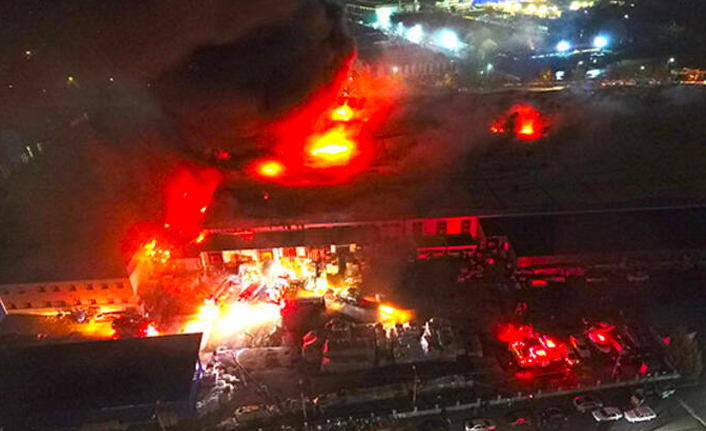 300 kişinin çalıştığı fabrika yandı