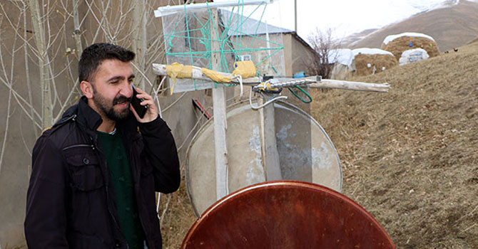 Çanak anten ve metal siniden baz istasyonu yaptı