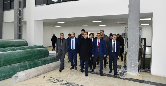 Vali Akbıyık Öğretmenevi binasını inceledi!