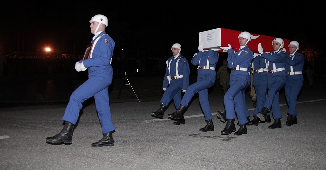 Hakkari'de şehit asker için tören düzenlendi