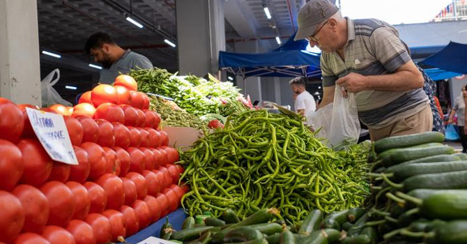 Enflasyon Kasım'da tekrar çift hanede