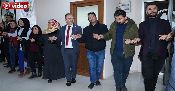 Hakkari'de Engelliler günü halaylarla kutlandı