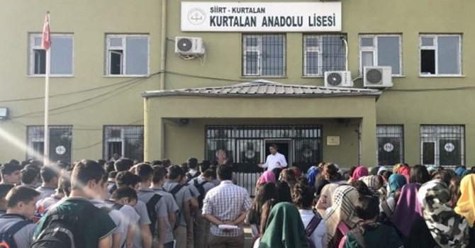 Siirt'te etek boyu ölçen okul müdürü açığa alındı