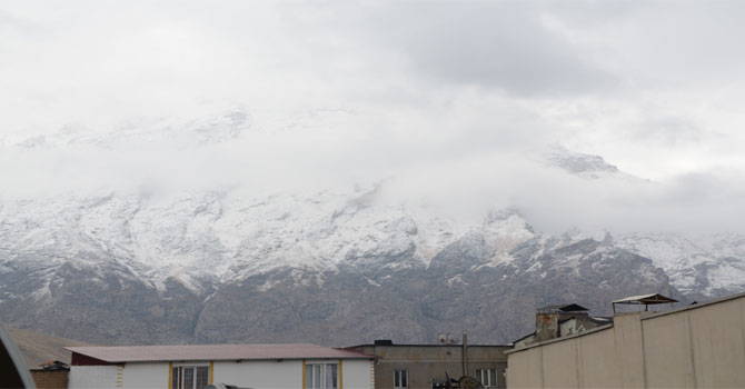 Hakkari'de kar yağışı başladı!