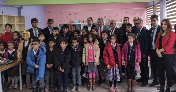 HATSO'dan öğrencilere giyim yardımı