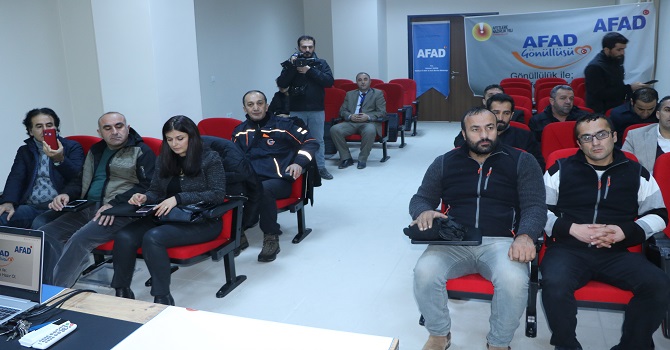 Hakkari'de  ’’AFAD Gönüllük Projesi” tanıtıldı