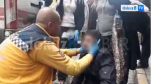 İşsiz adam elinde bebek beziyle açlıktan bayıldı